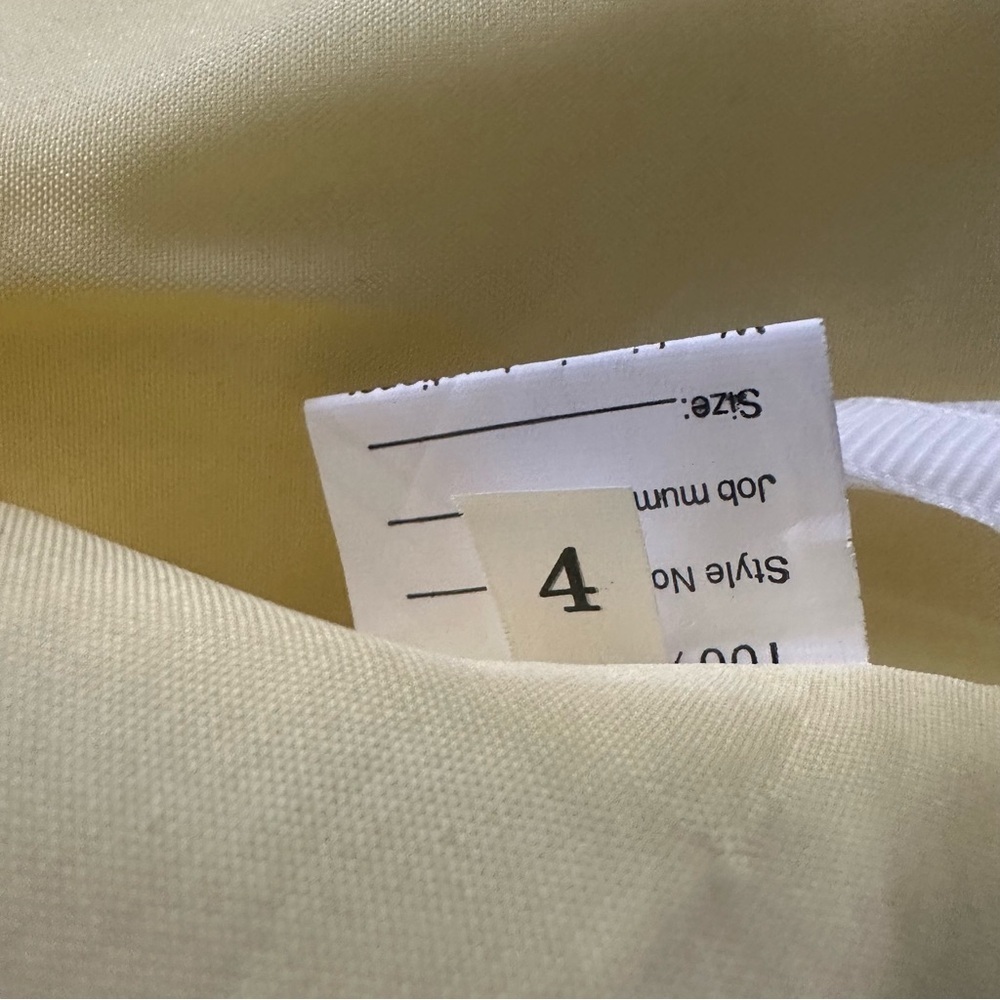 🔥Sat Sale🔥 Yellow Satin Gown NWT Size 4 - Picture 5 of 5